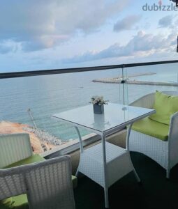 3,500 ج.م شقه فندقيه علي البحر مباشره في أرقي موقع بالاسكندريه