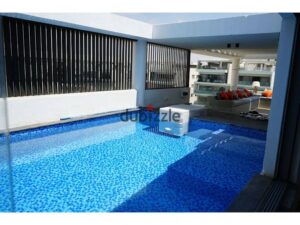 180,000 ج.م شقة بنتهاوس مفروشة بالكامل للإيجار في مجمع ليك فيو ريزيدنس، تشطيب فائق الفخامة مع مسبح خاص.