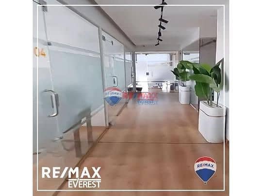 مكتب للايجار بموقع مميز في قلب السادس من أكتوبر 0