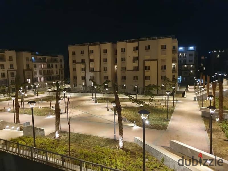 شقة 166م بكمبوند كريك تاون التجمع الاول امام الرحاب مباشرة عند بوابة 20 امام فاميلي بارك 0