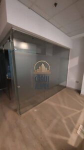 15,000 ج.م مكتب للايجار تاني نمرة من التسعين الجنوبي بجوار سيراميك كيلوبترا