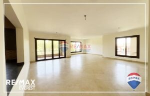 شقة بمساحة واسعة للإيجار في كمبوند كازا سوديك 43,000 ج.م