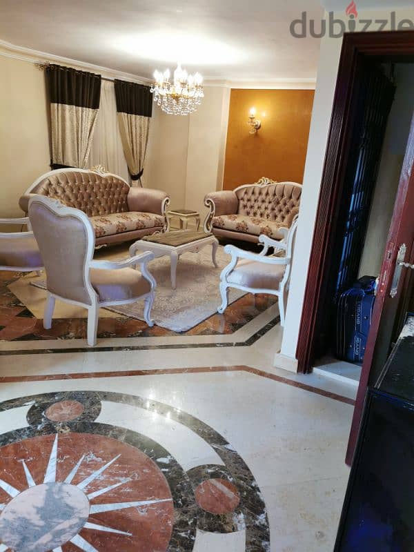 شقه بزهراء المعادى على شارع الخمسين للبيع 0