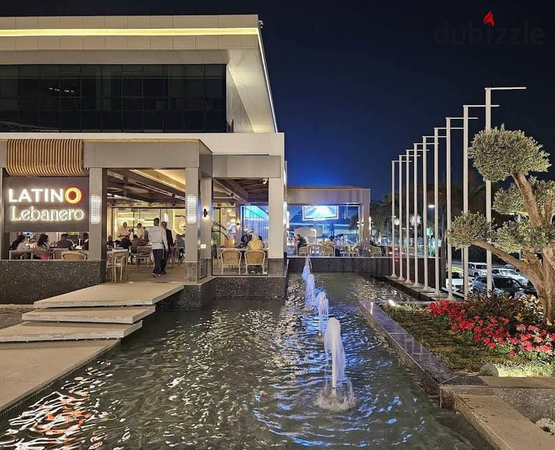 للايجار محل 40م في مول سنترادا في ميدان جهينة علي المحور المركزي مباشرة لوكيشن مميز 0