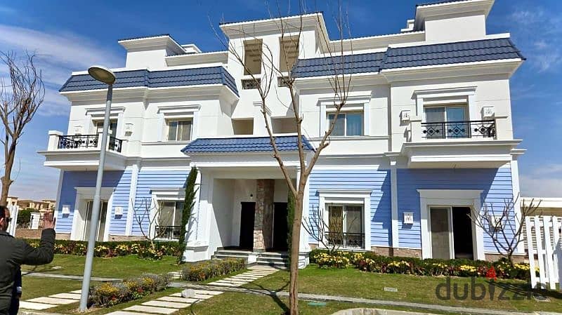 مطلوب مشتري جاد فيلا جاهزة للبيع في كيان متشطب بالكامل في ماونتن ڤيو 0