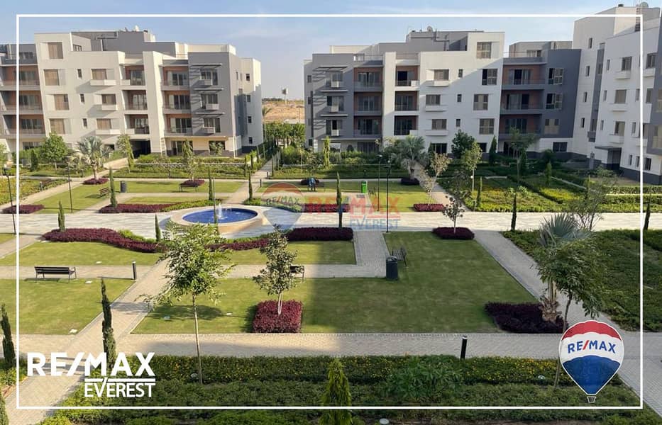 شقة فاخرة 3 غرف ماستر للبيع في كورت يارد ايون مراكز 0