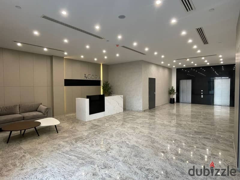 عياده 66م  متشطبه بالكامل بالتكيفات للبيع فى اجورا  مول - التجمع الخامس - جولدن اسكوير -  موقع مميز 0