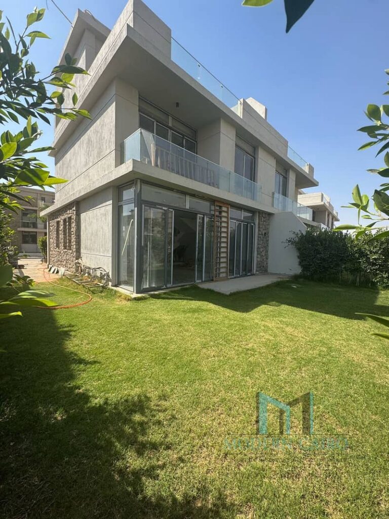 فيلا بسعر شقه استلام فورى بسعر مغرى فيلا لقطة اقل من سعر السوق موقع مميز . . فى اميز موقع بالعاصمة الادارية 0