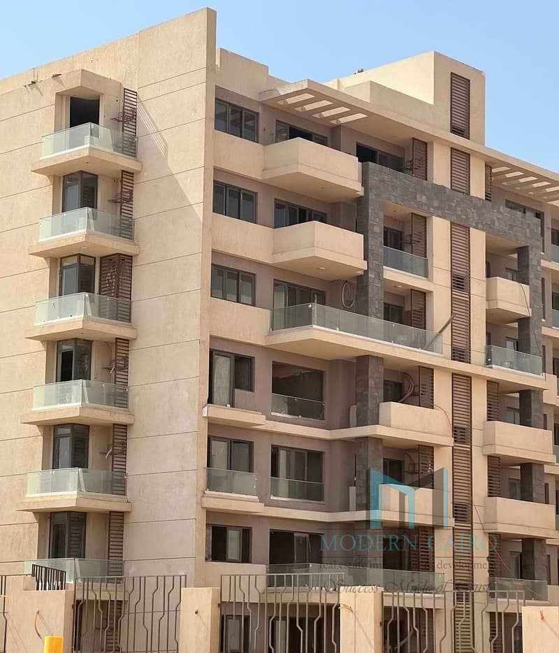 شقة 145م للبيع في البوسكو العاصمة الإدارية – 3 غرف منهم ماستر – فيو مفتوح – قسط حتى 2026 – مطلوب 3.3 مليون شامل النادي 0