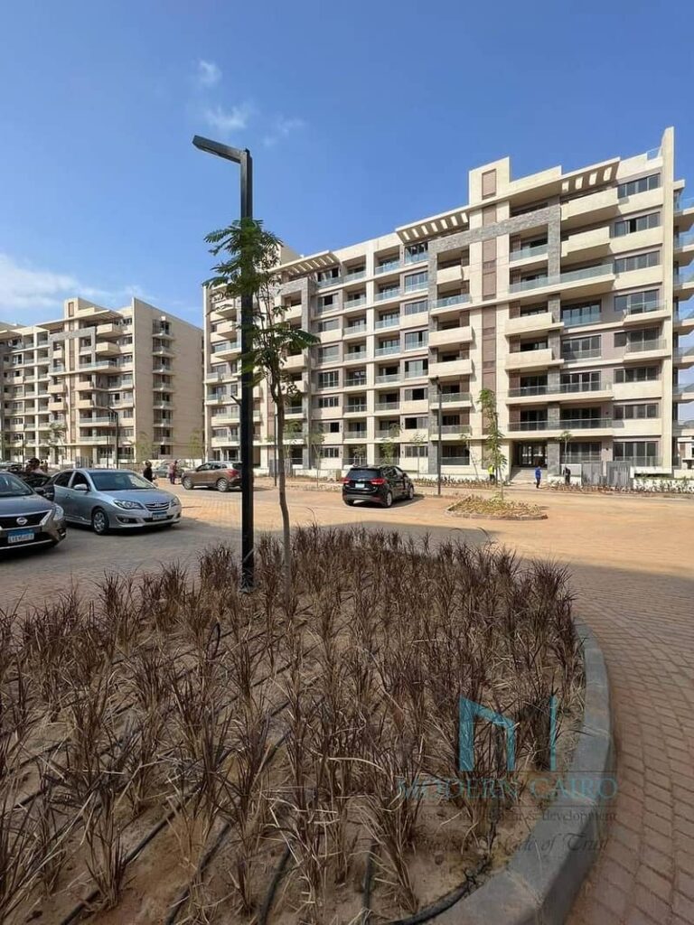 شقة ريسيل 149م بكمبوند البوسكو – الدور السابع – 3 غرف منهم ماستر – فيو مميز – استلام فوري – خالصة الجراج والنادي – 5 مليون 0