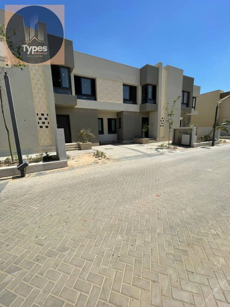 فيلا تاون هاوس ريسيل استلام فوري بمقدم وتكملة اقساط مع الشركة بموقع مميز بكمبوند بادية بالم هيلز وسعر اقل من السوق 0