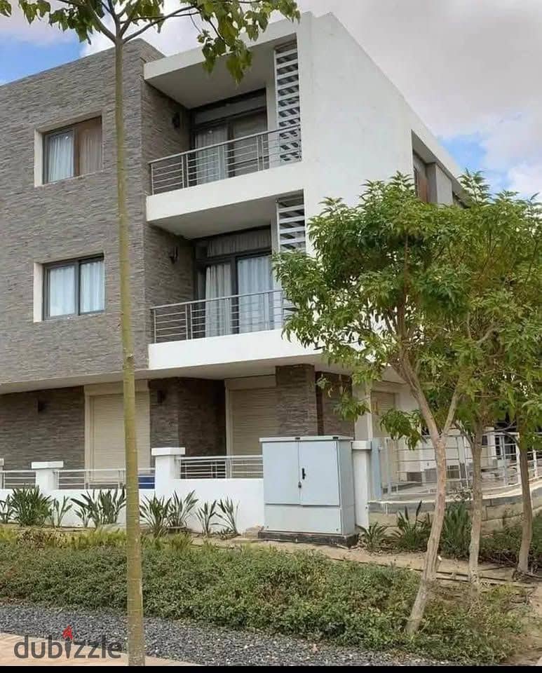 شقة  للبيع 3 غرف فيو لاند سكيب فى كمبوند تاج سيتي فيو على لاند سكيب قسط 8 سنين القاهرة الجديدة التجمع الأول 0