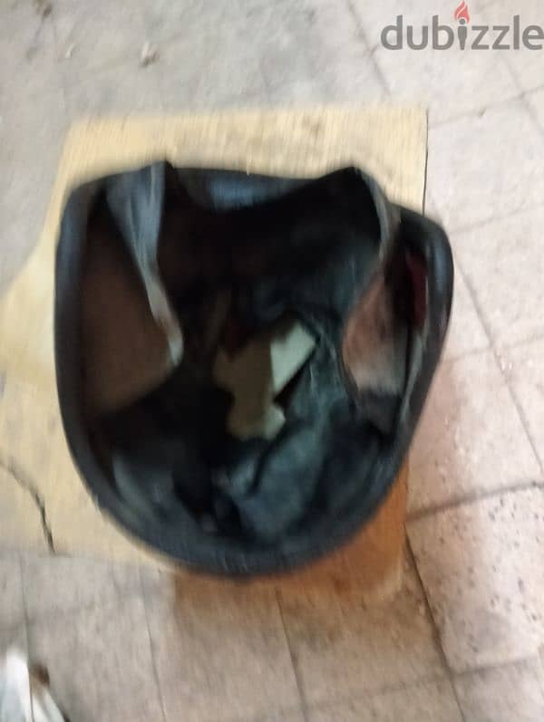 خوذة دراجة بخارية قديمه 0