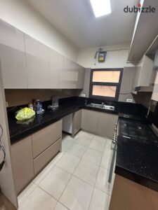 شقة للإيجار تشطيب فاخر ومكيف بكمبوند ميفيدا 58,000 ج.م