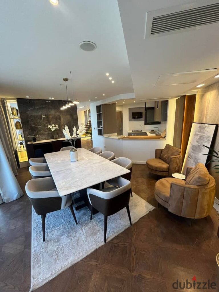 للاستلام فوري بنتهاوس جاهز للبيع في التجمع القاهرة الجديدة و دقايق من الجامعة الامريكية بالتقسيط علي اطول فترة سداد 0