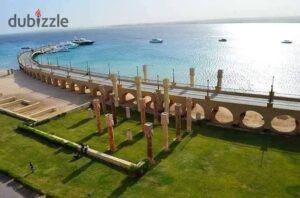 للبيع – شقة فندقية مميزة داخل منتجع بيراميزا صن ست، سهل حشيش – الغردقة المساحة: 115 متر الموقع: رؤية بحر كامله واجهه بحريه 9,000,000 ج.م