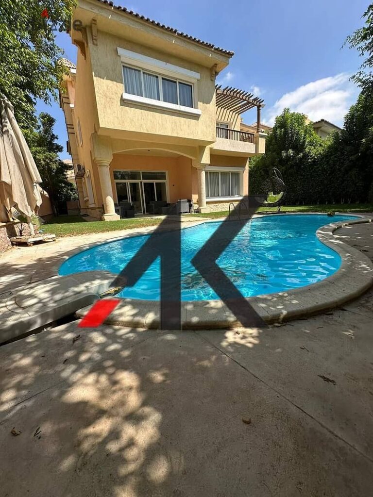 فيلا مستقلة مميزة كاملة التشطيب بحمام سباحة للإيجار في قطامية بالمز  - القاهرة الجديدة 0