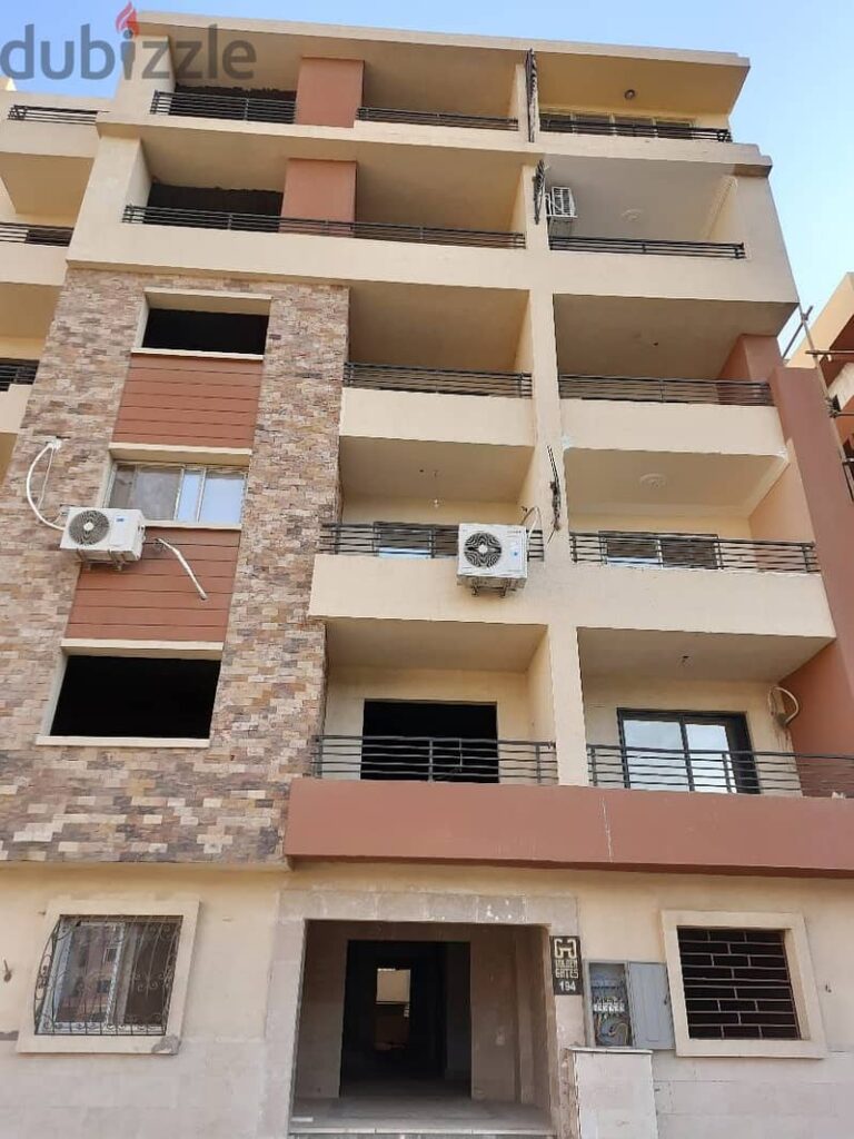 فرصة نادرة لامتلاك بنتهاوس مميز في موقع استراتيجي داخل كمبوند متكامل 0