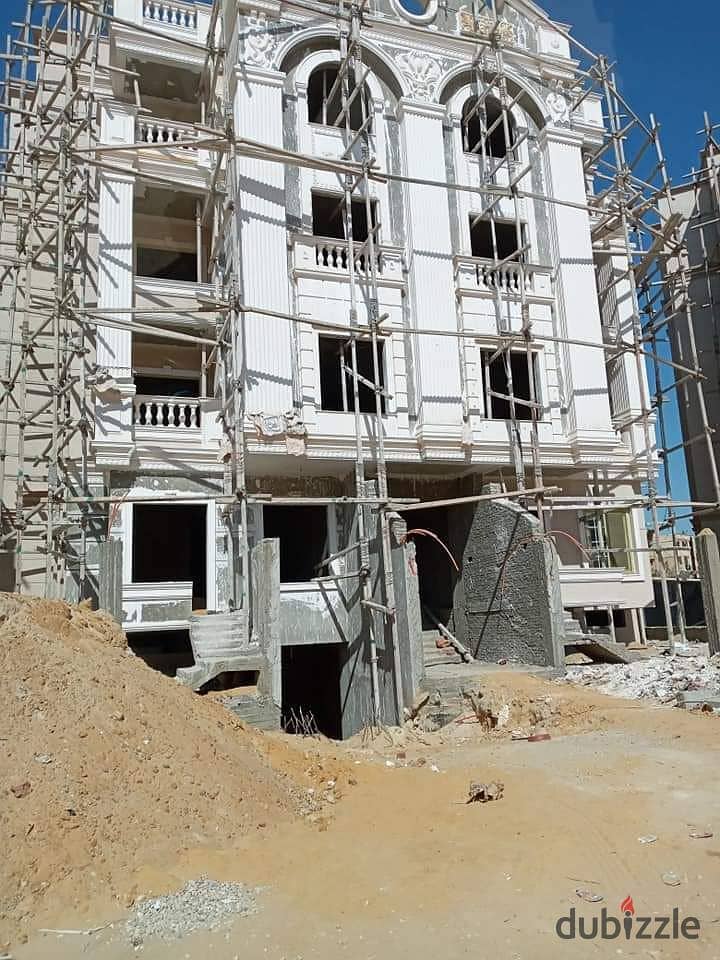 شقة 139م ( 3 غرف ) بالسياحية الرابعة امام مول العرب دقيقة من ميدان جهينة . 0