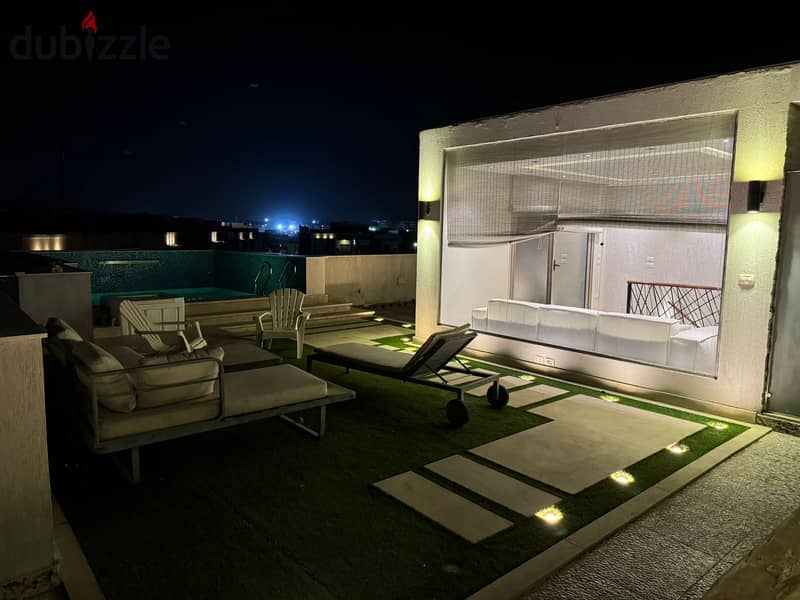 بنتهاوسمفروش بالكامل غرفتين للإيجار بكمبوند جاليريا موون فالي بالمربع الذهبي التجمع الخامس بالقاهرة الجديدة 0