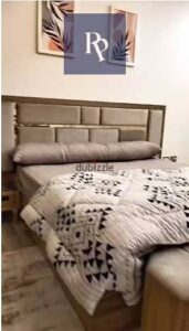 شقة مفروشة فندقي للإيجار في كمبوند وصال ريزيدنس أمام مدينتي | 3 غرف – تشطيب خاص – مكيفة 25,000 ج.م