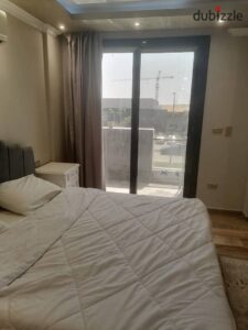 60,000 ج.م للايجار شقه 3 غرف ب كمبوند ازاد مفروشه بالكامل بسعر لقطه Apartment for rent in azad Compound – 3 bedrooms – fully furnished – prime location