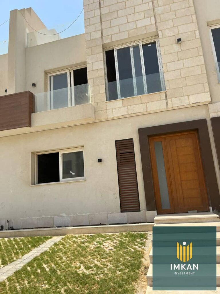 فيلا كورنر / استلام فورررري / للبيع بالتقسيط في القاهرة الجديدة بالقرب الجامعه الامريكيه 0