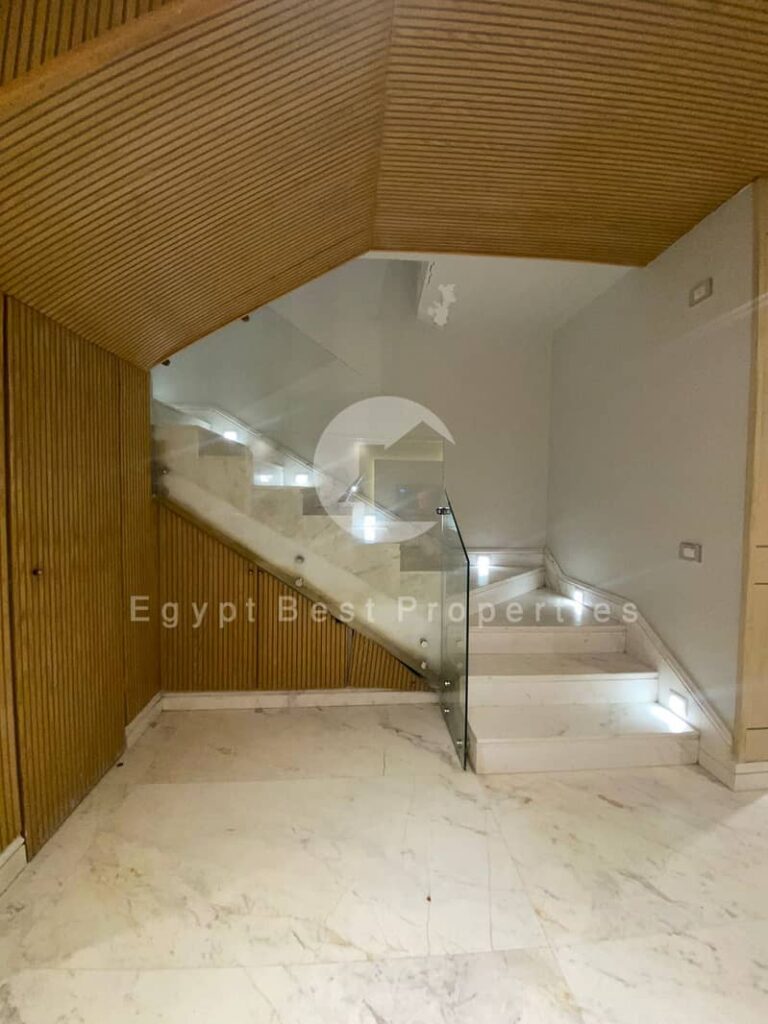 هايد بارك دوبلكس ٢٣٠م + حديقة بالمطبخ اقل سعر 0