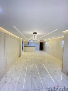 2,275,000 ج.م شقه تشطيب سوبر الترا لوكس في حدايق الاهرام خلفي جانبي فيها بالكونه