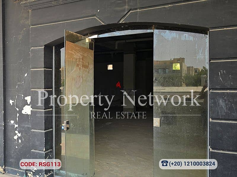 للبيع – محلين تجاريين متصلين في العبور – الحي السادس ، تشطيب كامل ، جاهزة للاستلام الفوري 0