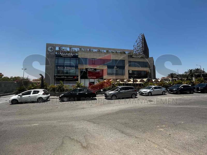 مكتب متشطب للايجار في بالم هيلز - ازار مول ٢٠٠ office for rent in palm hills 200m 0