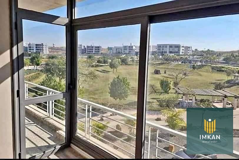 شقة للبيع في تاج سيتي جاهزة علي فيو لاند سكيب و حمامات سباحة في التجمع الاول القاهرة الجديدة بالتقسيط علي اطول فترة 0