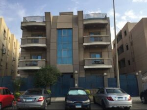 للايجار شقة دور ارضي مرتفع بالبنفسج ٢ فيلات 22,000 ج.م