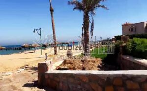 شاليه للبيع ارضي بجاردن مفروش بالاجهزة والتكييفات صف اول علي البحر استلام فورى لالونا بيتش العين السخنة 4,750,000 ج.م