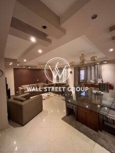 شقة للبيع ريسبشن كبير – تكيفات بجميع الغرف و الريسبشن – الارض بورسلين و الغرف hdf -اسانسير و انتركوم 6,400,000 ج.م