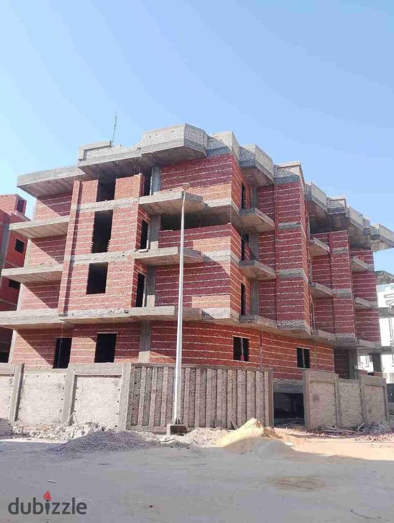 شقة للبيع استلام فوري  و قسط علي سنة  دبل فيس  بحري غربي قبلي  تاني مطل من الخدمات  أمام  صلاح سالم و جامعه حورس  دقيقه من البحر  واجهات علي اعلي مستوي 0