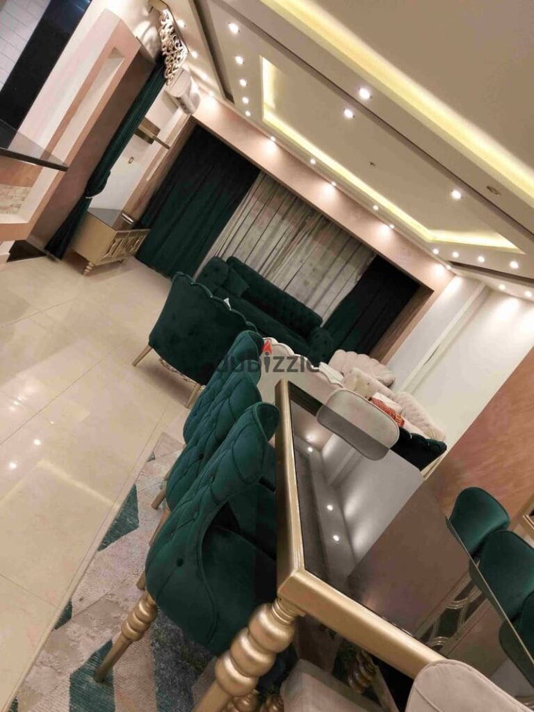 شقة للايجار المفروش للسكن الراقي بموقع متميز جدا بزهراء المعادي الشطر ال 13 خلف مول الخمسين بالقرب من جميع الخدمات والمواصلات 0