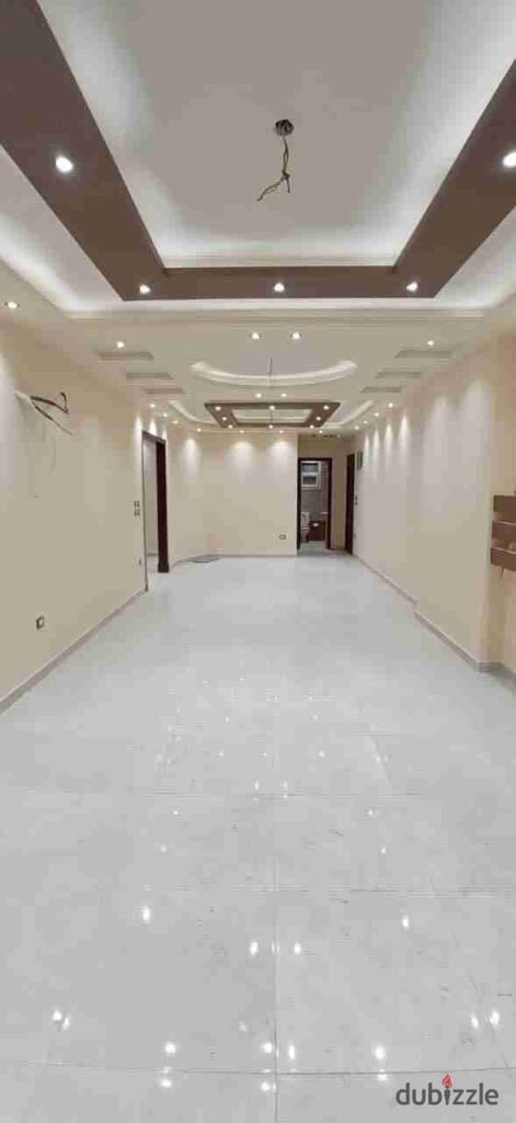 شقة 185م للبيع لعشاق ميامى خطوات من البحر و45 على ناصية الشقة بالكامل عالشارع لمحبي الإستثمار والرقى 0