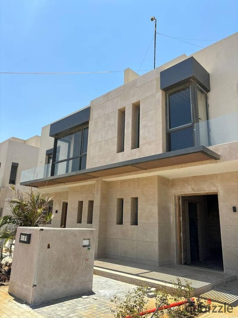 تاون هاوس ريسيل للبيع استلام فوري في الكارما جيتس الشيخ زايد بسعر لقطة 0