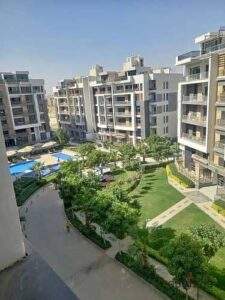 6,500,000 ج.م شقه للبيع فى التجمع الخامس بسعر مميز داخل كموند متكامل الخدماات لوكيشن قوى وفيو مميز على لاند سكيب بحرى بلكامل