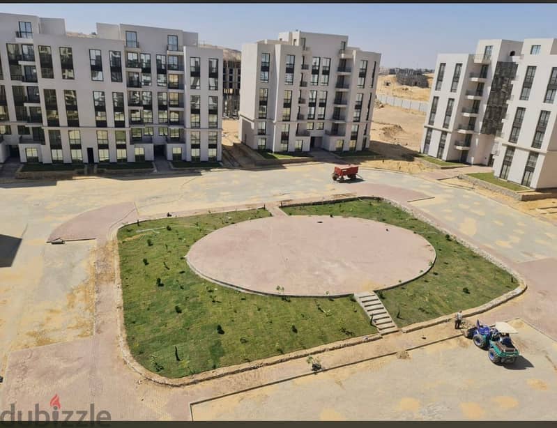 شقة 90م بدون أوفر في كمبوند Eco West استلام سنة 0