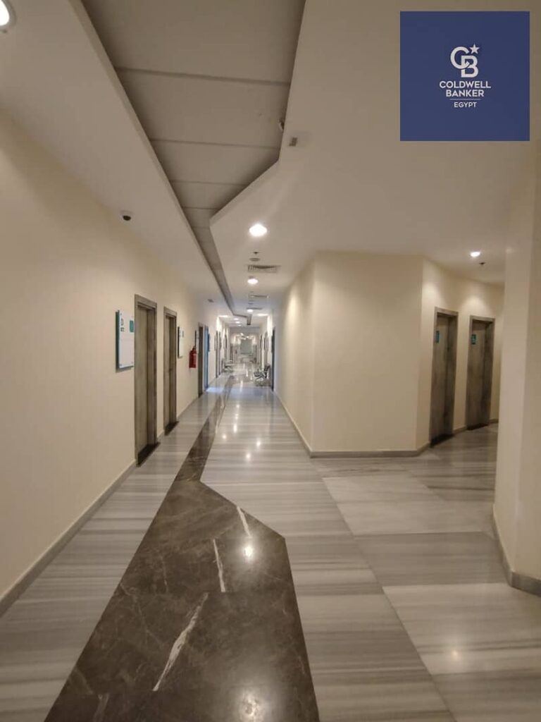 العيادة للبيع متشطبة بالكامل بالتكيفات واستلامها فوري بالتقسيط في اكبر مبنبي طبي شغال في التجمع 0