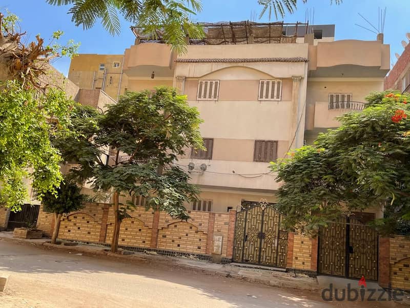 عمارة 800 م في حلوان بالقرب من مستشفي حلوان العام 0