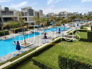 شالية مميز للبيع لم يستخدم من قبل بالعين السخنة فى لافيستا راى الصف الثانى يطل على حمام السباحه مباشره وبسعر مثالى جـداً 9,000,000 ج.م