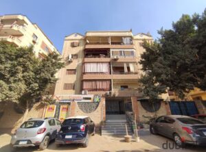 4,500,000 ج.م شقة 250 متر موقع مميز كاملة التشطيب، ارتفاع السقف ٣. ٥ متر و أمامية على الواجهة، غير مجروحة، من المالك الاصيل للعمارة، كاملة العدادات