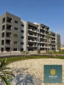 15,000,000 ج.م شقة للبيع ارضي بجاردن قسط على 8 سنين امام فاميلى بارك عالطريق السويس بكمبوند كريك تاون التجمع الأول