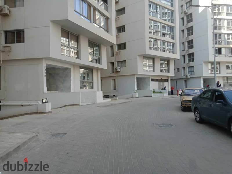 شقة 79 م في كمبوند وان قطامية في دائري المعادي 0