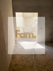 3,800,000 ج.م شقه نص تشطيب للبيع في اللوتس الشماليه, قريبه من التسعين الشمالي