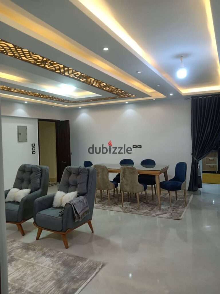 شقة مفروشة فندقيه فرش فاخر مكيفه بالكامل للايجار اليومى والشهرى للعائلات موقع متميز بجوار سيتى ستارز واى فاى مجانى يوجد جميع الاجهزة والكماليات 0