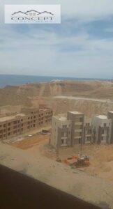 شاليه + روف للبيع بإطلالة مزدوجة على حمام السباحة والبحر في جبال – العين السخنة 3,750,000 ج.م